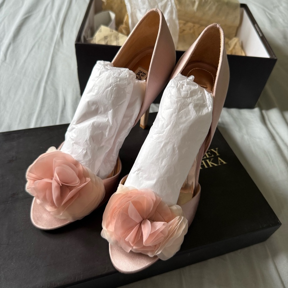 Bartley Mischka 7.5 satin Elegant Pink Peep-Toe Heels